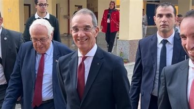 وزير الاتصالات يشارك في الماراثون الانتخابي ويدلي بصوته بإنتخابات مجلس النواب