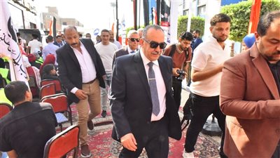 وسط أجواء من الانضباط والإقبال المتزايد.. محافظ أسيوط يتفقد لجان انتخابات النو