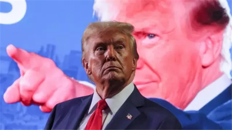 الرئيس الأمريكي دونالد