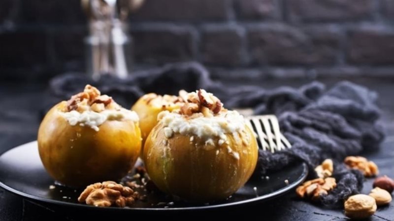 تفاح بالجوز والعسل