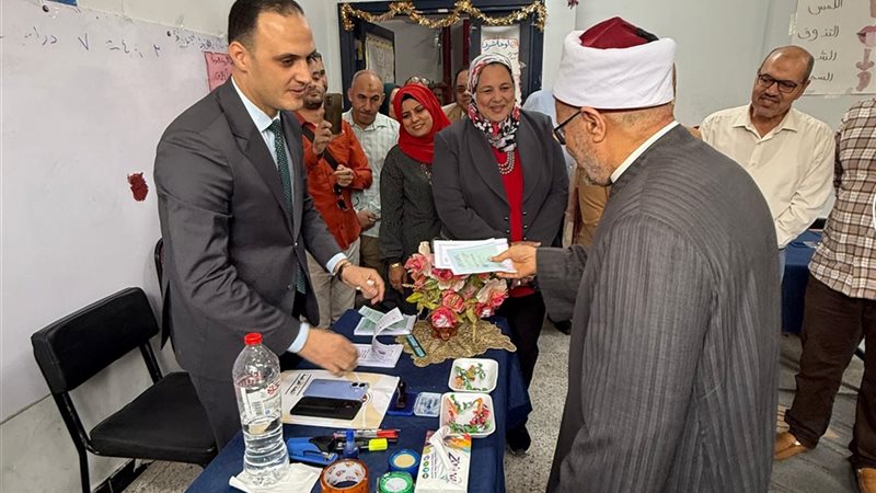 الدكتور شوقي علام