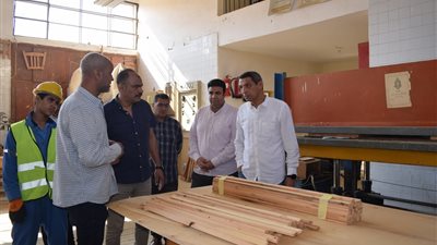 محافظ السويس في زيارة مفاجئة لمدرسة 24 أكتوبر الصناعية العسكرية بنين