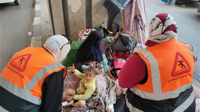 التضامن: التدخل السريع ينقذ أسرة بلا مأوى في القاهرة وينقلها لدار رعاية