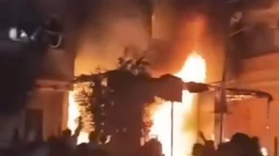 السيطرة على حريق ضخم بمخزن في قرية نمرة البصل بالمحلة الكبرى  