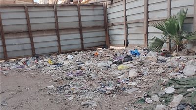 أهالي شط الملح بدمياط يستغيثون من تكدس القمامة بالشوارع ويطالبون بتدخل عاجل 