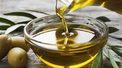 هل تبحثين عن مفتاح الصحة وطول العمر؟ اكتشفي فوائد زيت الزيتون 