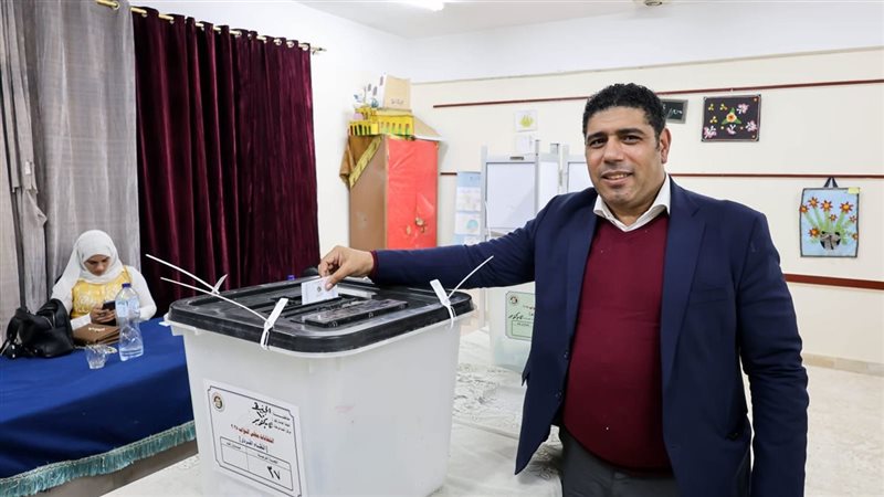 النائب عادل زيدان