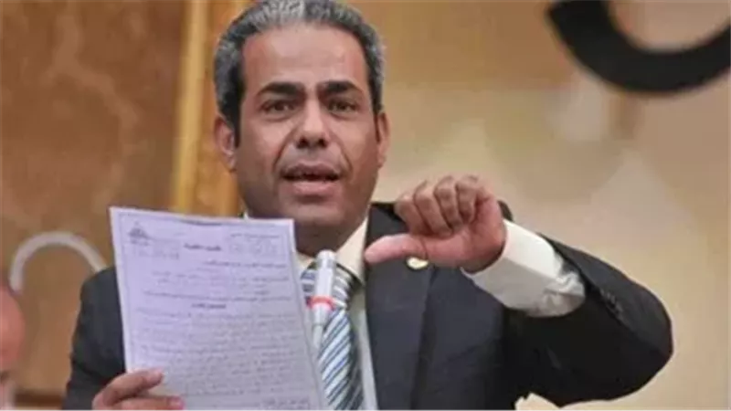 عاطف مخاليف 