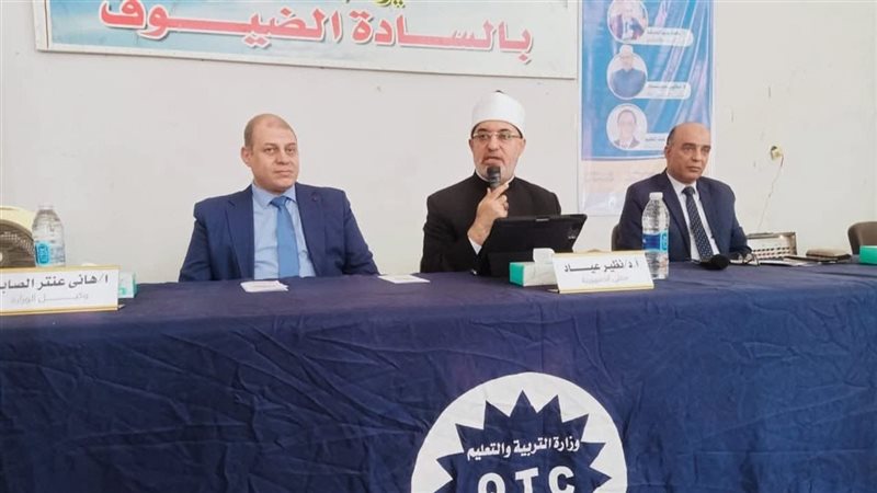 ندوة في قنا