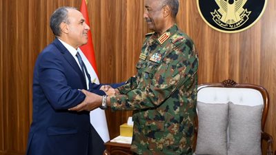 عبد العاطي يلتقي الرئيس السوداني عبدالفتاح البرهان في بورسودان