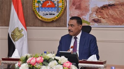 «عرس انتخابي».. محافظ مطروح يشيد بسلاسة التصويت والإقبال الشعبي في اللجان