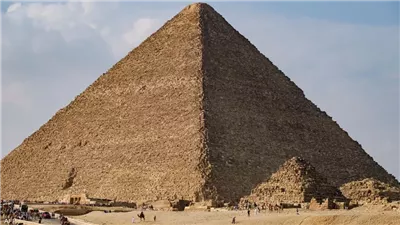 نكشف حقيقة الكشف الأثري الكبير الذي سيتم إعلانه في هرم خوفو  | خاص