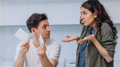 الحب لا يقاس بالكلام فقط.. كيف تؤثر الخلافات المالية على العلاقة العاطفية؟ 	