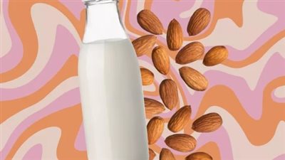 فوائد مذهلة.. ما يحدث لجسمك عند شرب حليب اللوز يوميًا؟