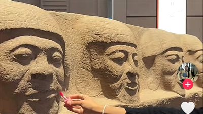  ترند Get Ready with Sitti.. فتيات يحاولن وضع المكياج لتماثيل بالمتحف الكبير 