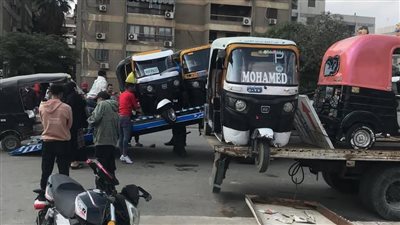 ضبط 6 تكاتك خلال سيرهم بالشوارع الرئيسية في مدينة نصر |صور