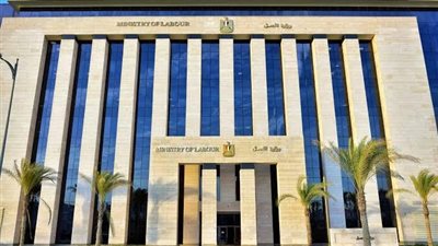 وزارة العمل:9 فرص عمل جديدة في مجالات صناعة الطوب والبلاط والورق الصحي بالأردن