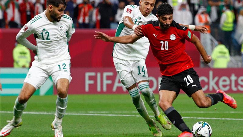 منتخب مصر أمام الجزائر