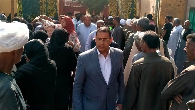 السكرتير العام يتابع