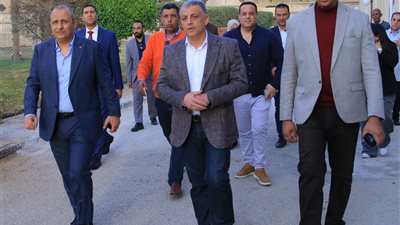 محافظ الإسماعيلية يتفقد أعمال التطوير الجارية بالقرية الأولمبية ومطبخ المصرية 