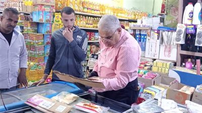 قبل حلول عيد الفطر.. تكثيف الحملات الرقابية وضبط 73 مخالفة تموينية بالمنيا 