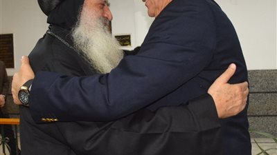 محافظ الغربية يستقبل الأنبا بولا للتهنئة بعيد الفطر.. ويؤكد على التلاحم الوطني