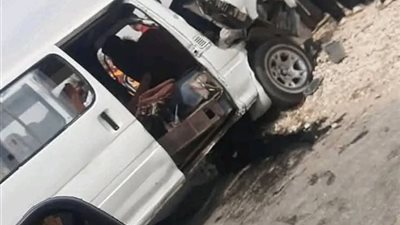 وقوع حادث تصادم سيارتين ميكروباص وملاكي علي طريق القوصية بأسيوط 