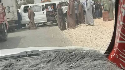 وفاة شخص وإصابة 8 في حادث تصادم سيارتين ميكروباص وملاكي على طريق القوصية