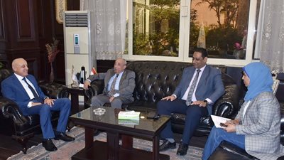 محافظ الأقصر يستقبل نقيب المهندسين لبحث تعزيز أوجه التعاون