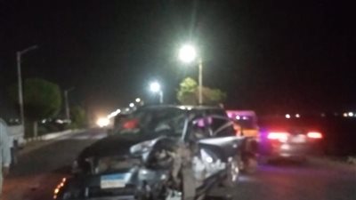 السيارتان خردة.. إصابة 5 أشخاص في تصادم سيارتين بسوهاج |صور 