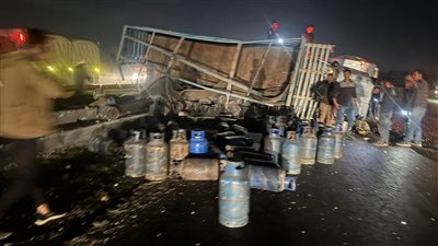 انقلاب سيارة نقل محملة بالأنابيب على الطريق الإقليمي بالمنوفية