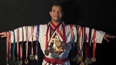 قاهر متلازمة داون.. رحلة البطل حازم الصباغ البطل المصري والدولي في لعبة الكاراتيه