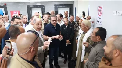 بعد شكاوى المرضى.. وزير الصحة يوجه بزيادة أعداد التمريض بمستشفى العدوة بالمنيا