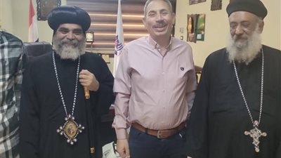 أسقف نجع حمادي يزور رئيس الوحدة المحلية للتهنئة بعيد الفطر المبارك (صور)