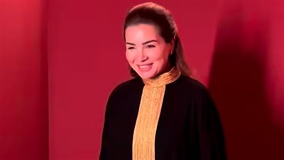 لو نفسك تلبسي زي مي عز الدين..اعرفي تفاصيل إطلالتها في خطوات بسيطة