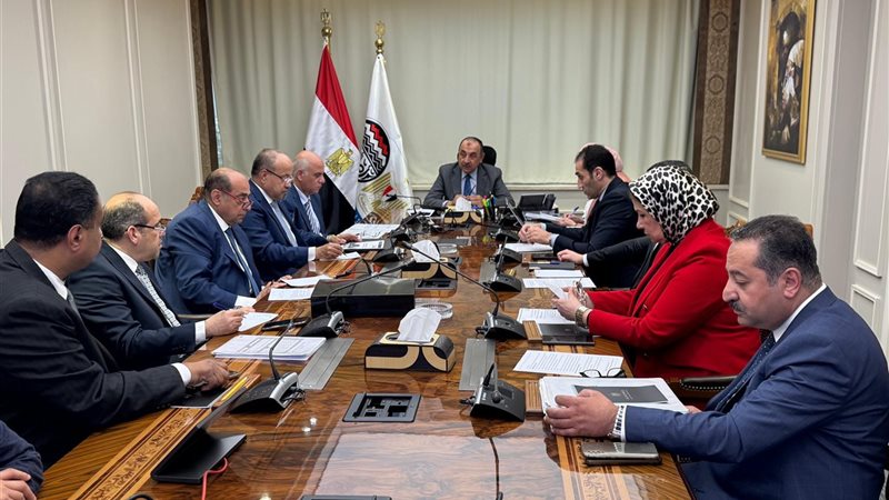 اجتماع وزير قطاع