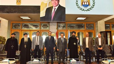 محافظ أسيوط يستقبل المهنئين بعيد الفطر المبارك بديوان عام المحافظة