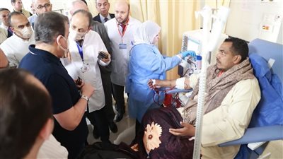 بعد زيارته للمنيا..  وزير الصحة يتخذ قرارات عاجلة للتطوير بعد لقائه بالمواطنين