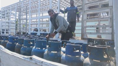 تموين قنا تشدد إجراءاتها لتوفير السلع واستقرار الأسواق استعدادًا لعيد الفطر |صور