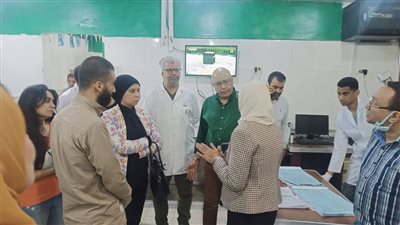 وكيل الصحة يتفقد مستشفي قنا العام  لمتابعة استعدادت عيد الفطر المبارك|صور