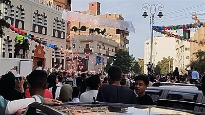 شلال بالونات بعلم فلسطين في شوارع قنا احتفالا باول ايام عيد الفطر المبارك|فيديو وصور