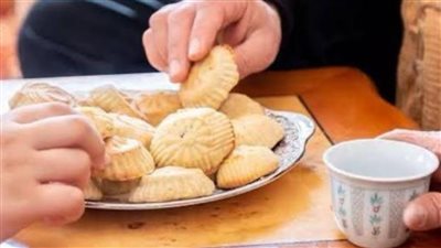 ‎عيد الفطر 2025.. كيفية ضمان الأكل دون مشاكل بالمعدة وزيادة الوزن