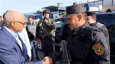 محافظ شمال سيناء يقدم التهنئة للضباط والجنود بعيد الفطر المبارك