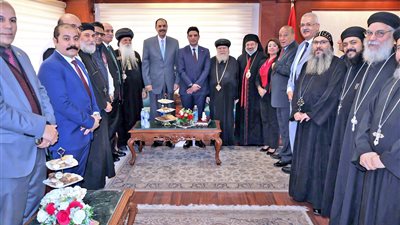 محافظ سوهاج يستقبل المهنئين بعيد الفطر المبارك | صور