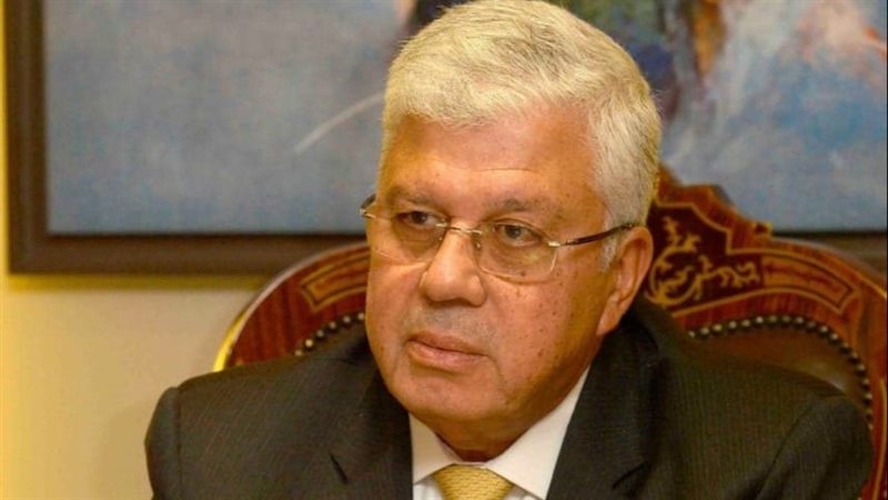 الدكتور أيمن عاشور