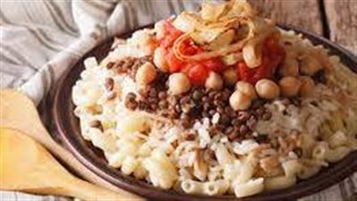 عدم استقرار 3 حالات من المصابين بوجبات الكشري الفاسدة في الفيوم