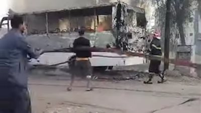 النيران تلتهم أتوبيس ركاب بطريق الكراكات بيلا في كفر الشيخ 