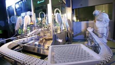 كيف تعمل الدولة على توطين صناعة الدواء فى مصر؟.. خبراء يكشفون لـ «نيوز رووم»