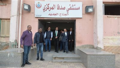 محافظ أسيوط يتفقد مستشفى صدفا المركزي للاطمئنان على الخدمات الطبية المقدمة للمرضي 