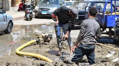 رئيس مدينة بورفؤاد : التنسيق مع أشغال مياه هيئة قناة السويس لإصلاح كسر بخط المياه بشارع 15 سبتمبر